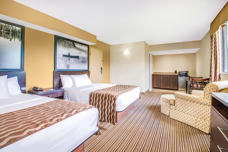 Red Maple Inn and Suites Hotel in Huntsville