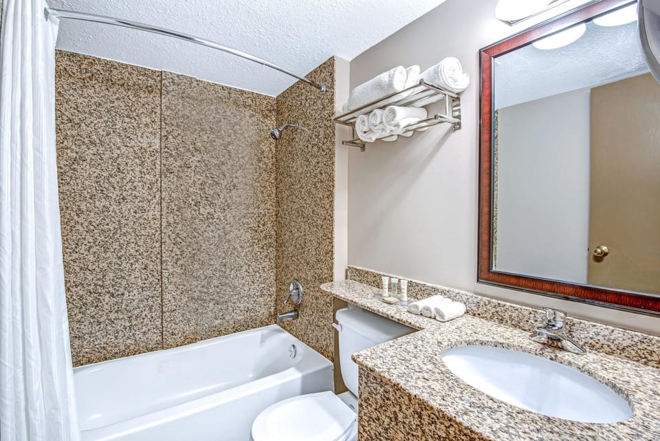 Red Maple Inn and Suites Hotel in Huntsville