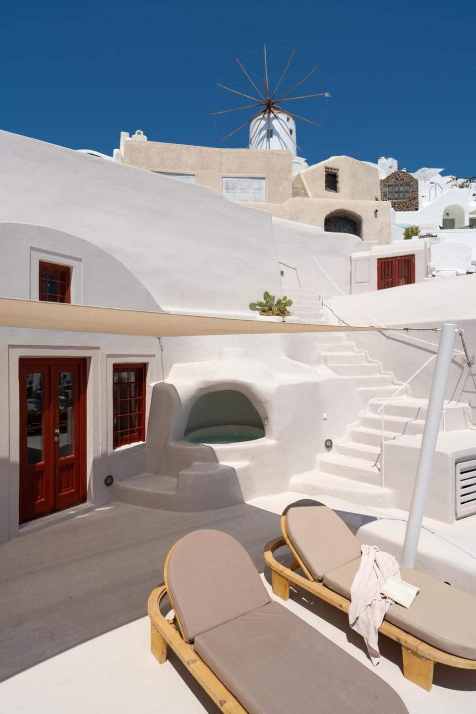 The Architect's Cave House Hotel in Oia