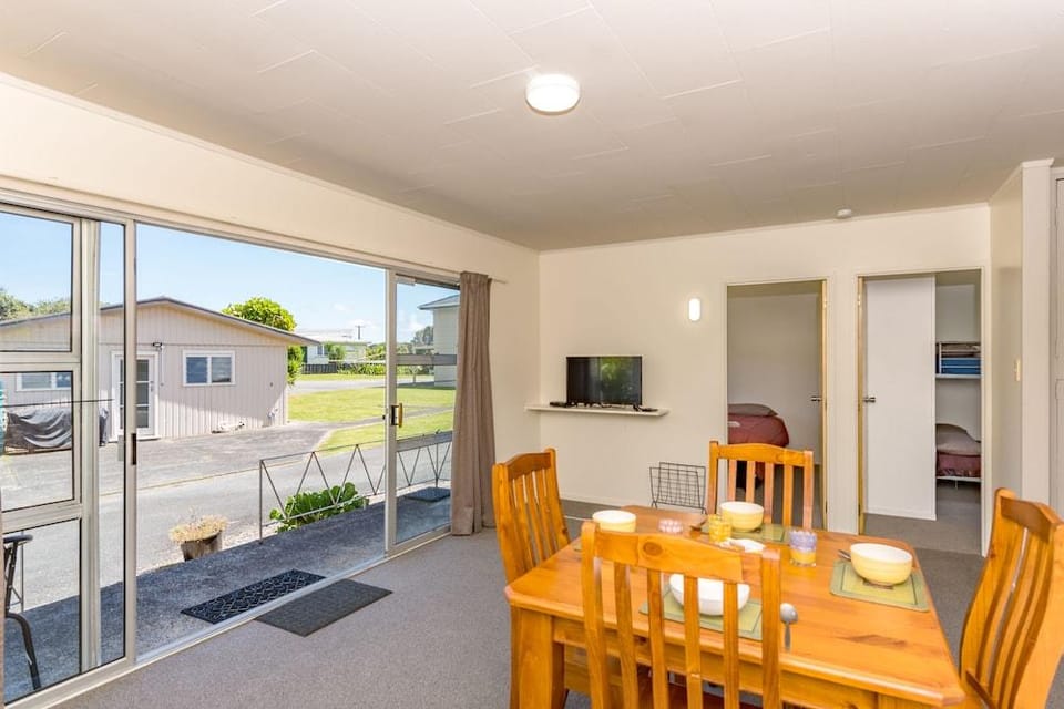 Waitangi Beach Units Motel in Paihia