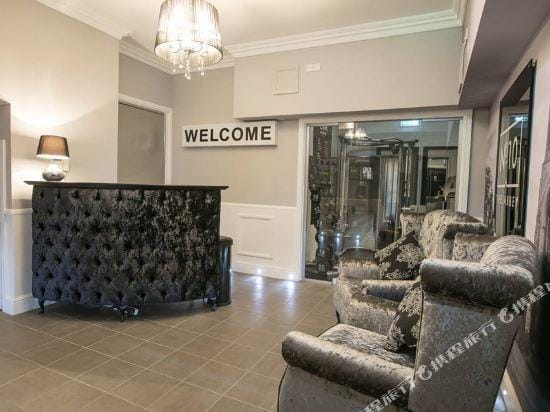 Apartments at Number 10 the Abbey Hotel in Broadland District