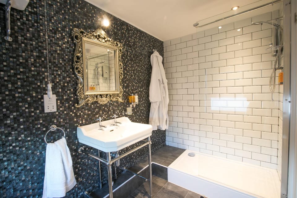 Apartments at Number 10 the Abbey Hotel in Broadland District