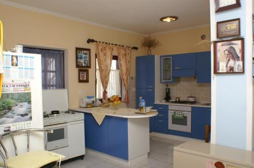 Apartments and rooms by the sea Zubovici, Pag - 4065 Hotel in Zadar County
