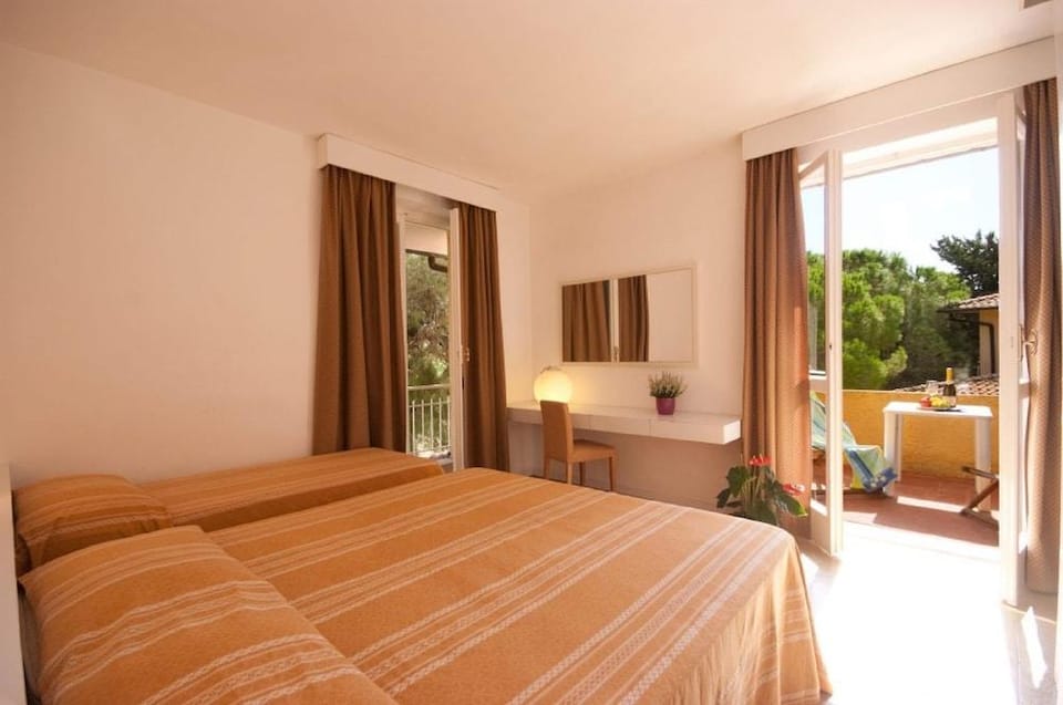 Residence Golfo Della Lacona Hotel in Lacona