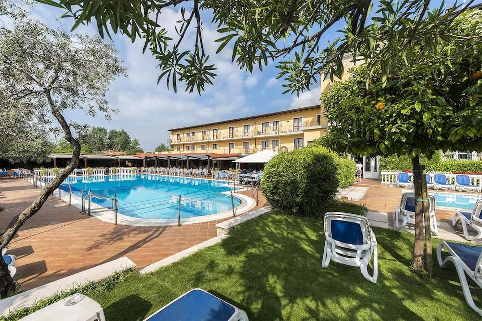 Camping Toscolano Hotel in Lake Garda