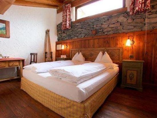 Eco Chalet Maison Dominique Hotel in Aosta Valley, Italy