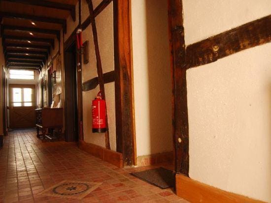 Land-Hotel Zum Schwan, Garni Weilerswist-Metternich 3 E-Ladepunkte Hotel in Rhineland-Palatinate