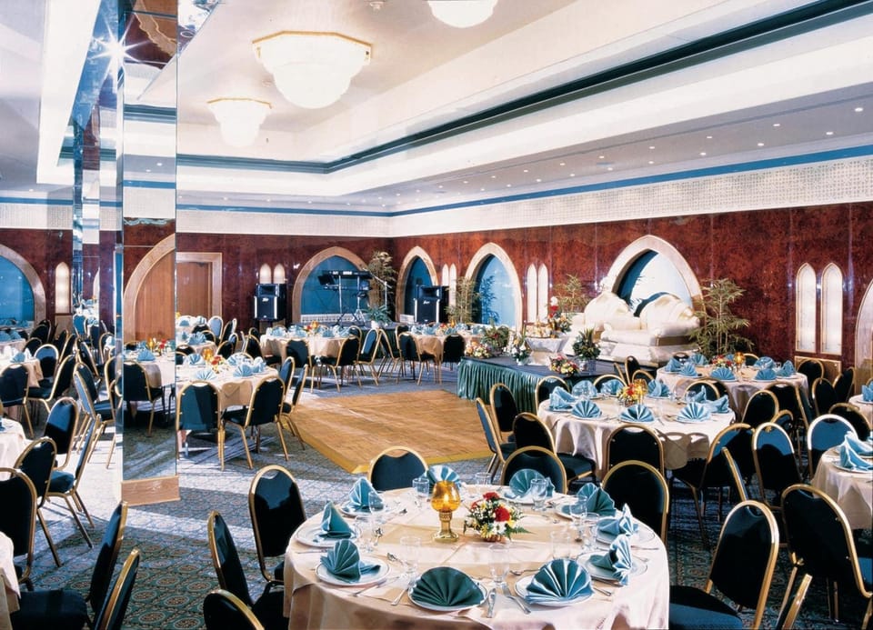 Banquet hall
