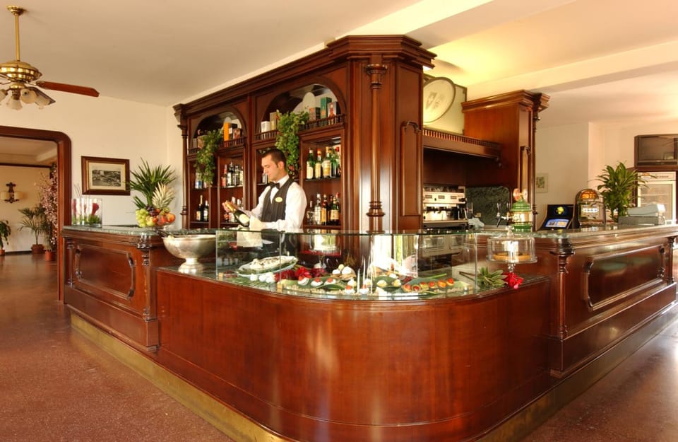 Bar/lounge