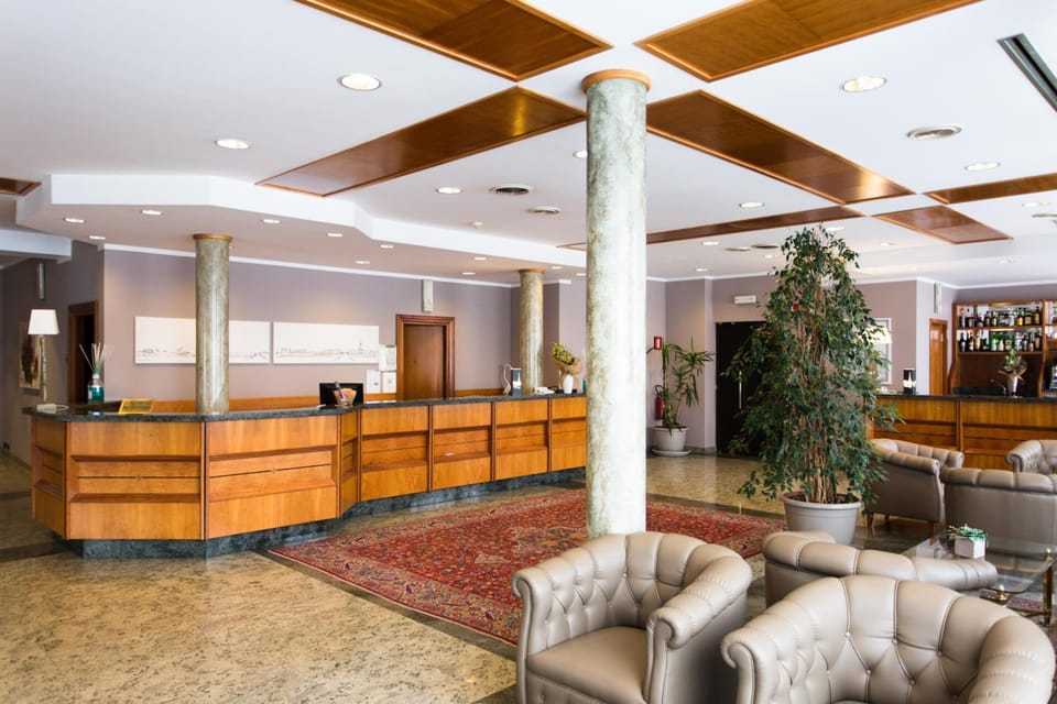 Air Palace Hotel Hotel in Piedmont