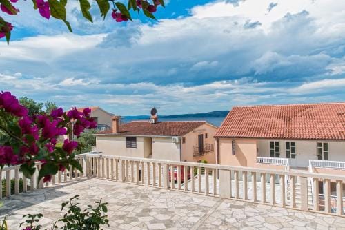 Apartments and rooms by the sea Brela, Makarska - 2752 Hotel in Brela