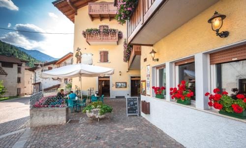 Albergo Alla Costa Hotel in Ledro