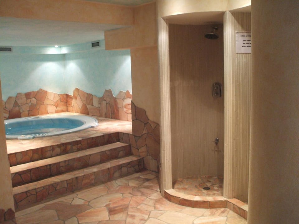 Hot tub