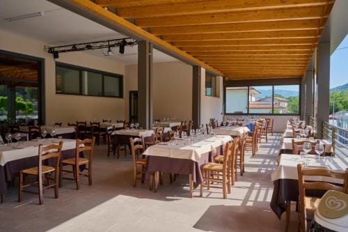 Albergo Shine Hotel in Marche