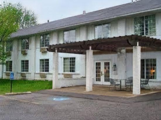 Surrey Inn Ashland Hotel in Ohio