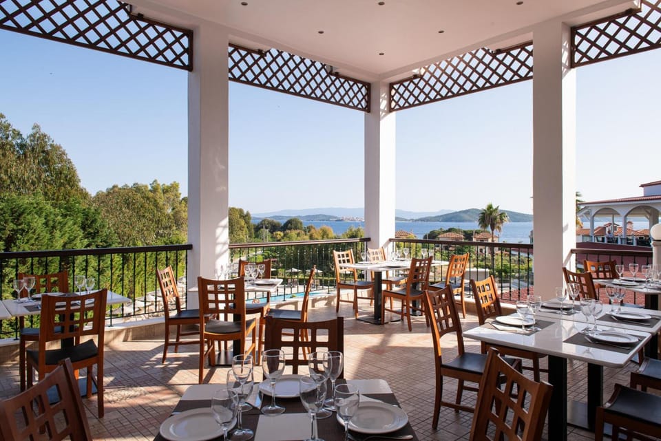 Alexandros Palace Resort in Halkidiki