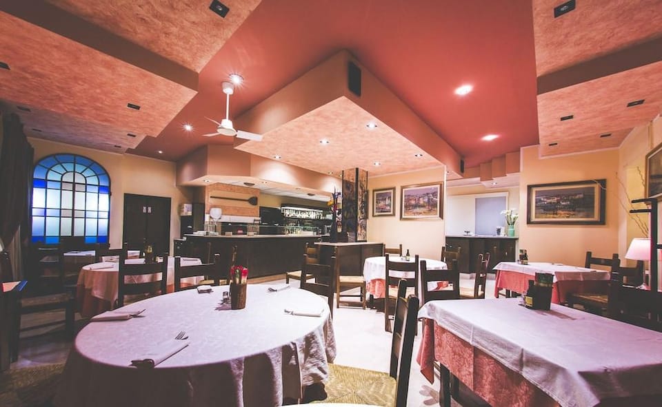 Quari Hotel Restaurant & Pizza Hotel in Veneto