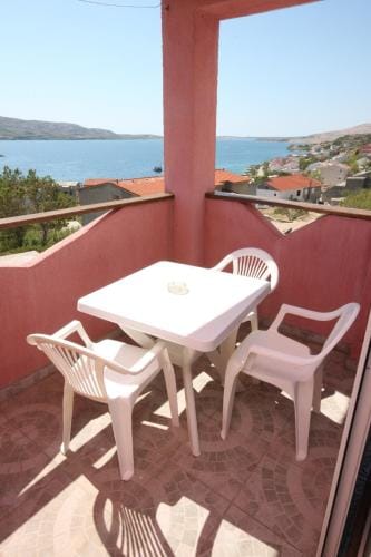 Apartments and rooms with parking space Metajna, Pag - 6369 Hotel in Zadar County