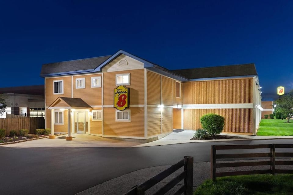 Super 8 by Wyndham Columbus Hotel in Ohio