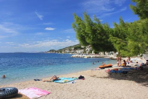 Apartments and rooms by the sea Sumpetar, Omis - 2099 Hotel in Split-Dalmatia County