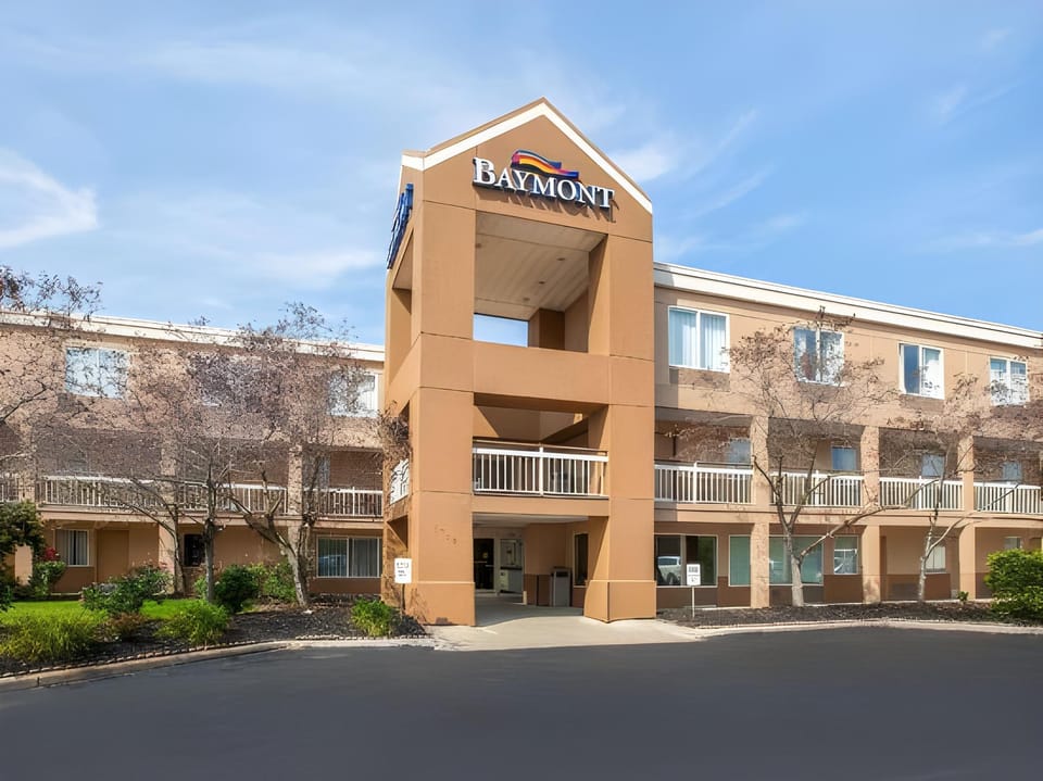 Baymont by Wyndham Canton Hotel in Canton