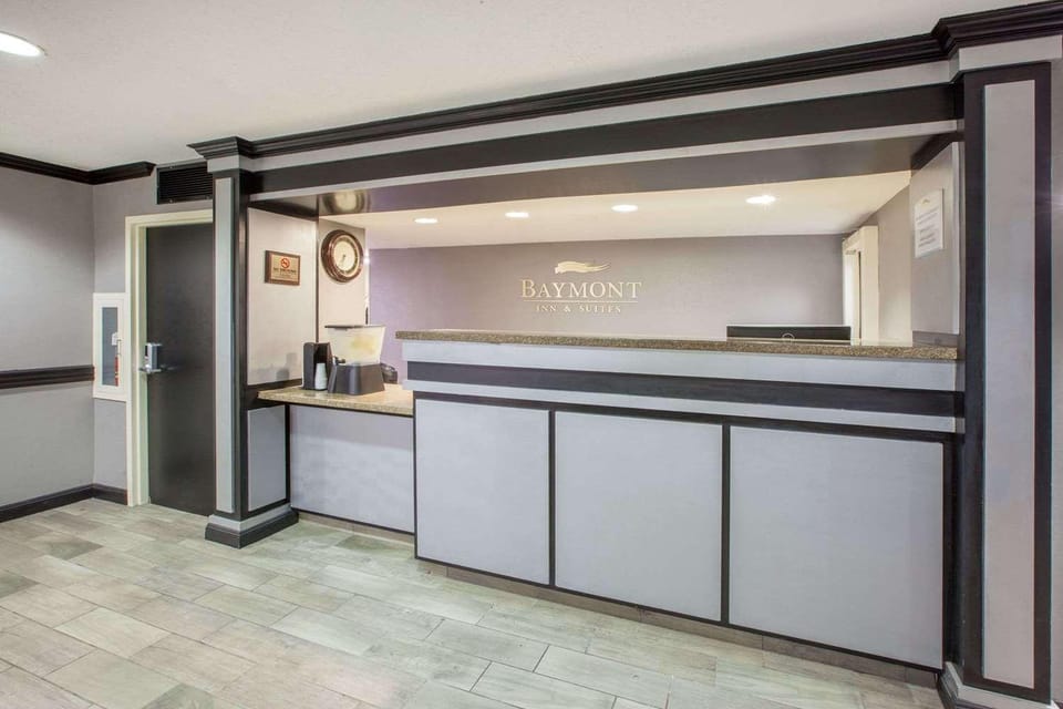 Baymont by Wyndham Canton Hotel in Canton