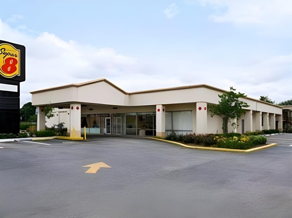 Super 8 by Wyndham Dover Hotel in Dover