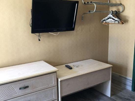 Travelers Inn Hotel in Lawndale