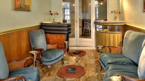 Auberge des Ecluses Hotel in Poissy