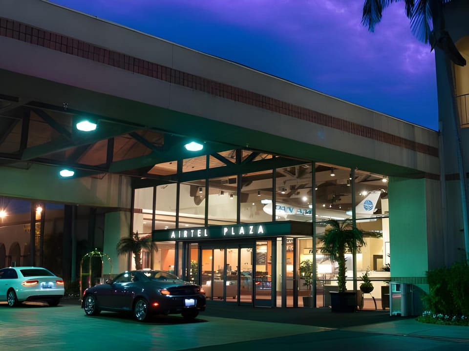 Airtel Plaza Hotel Hotel in Lake Balboa