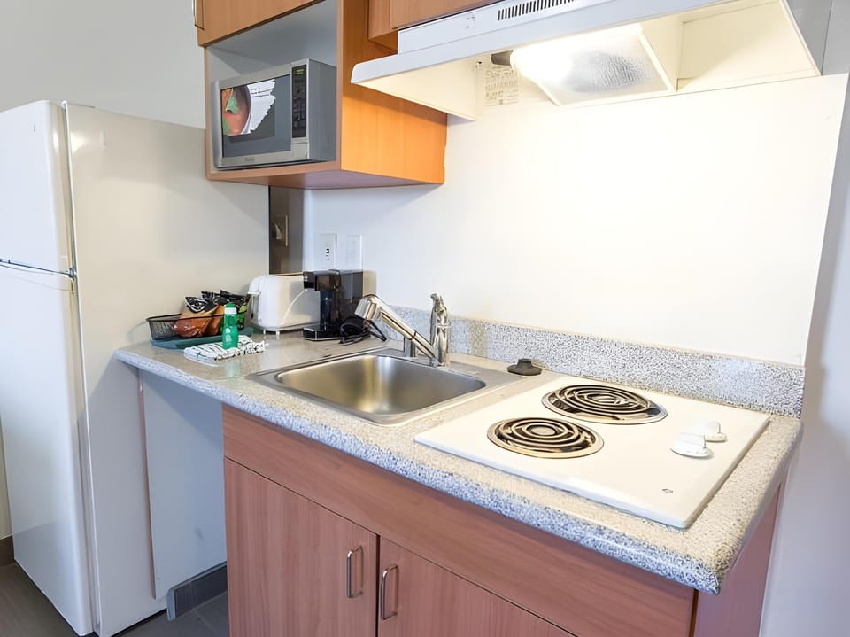 Rodeway Inn & Suites Hayward - Oakland South Hotel in San Lorenzo
