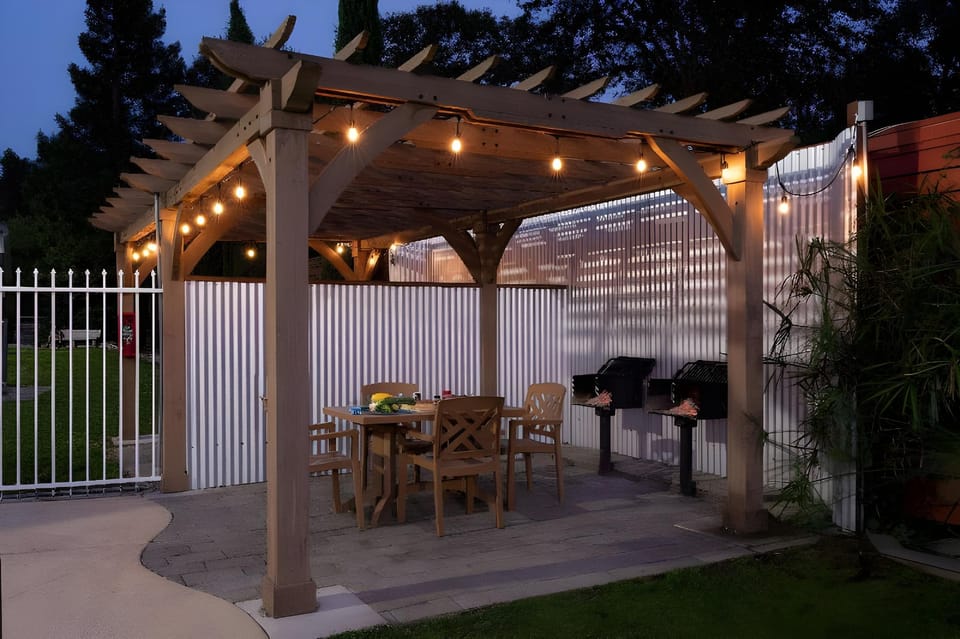 The Orchard Hotel Ukiah Wine Country Free Breakfast, Pool, & Hot Tub Hotel in Ukiah