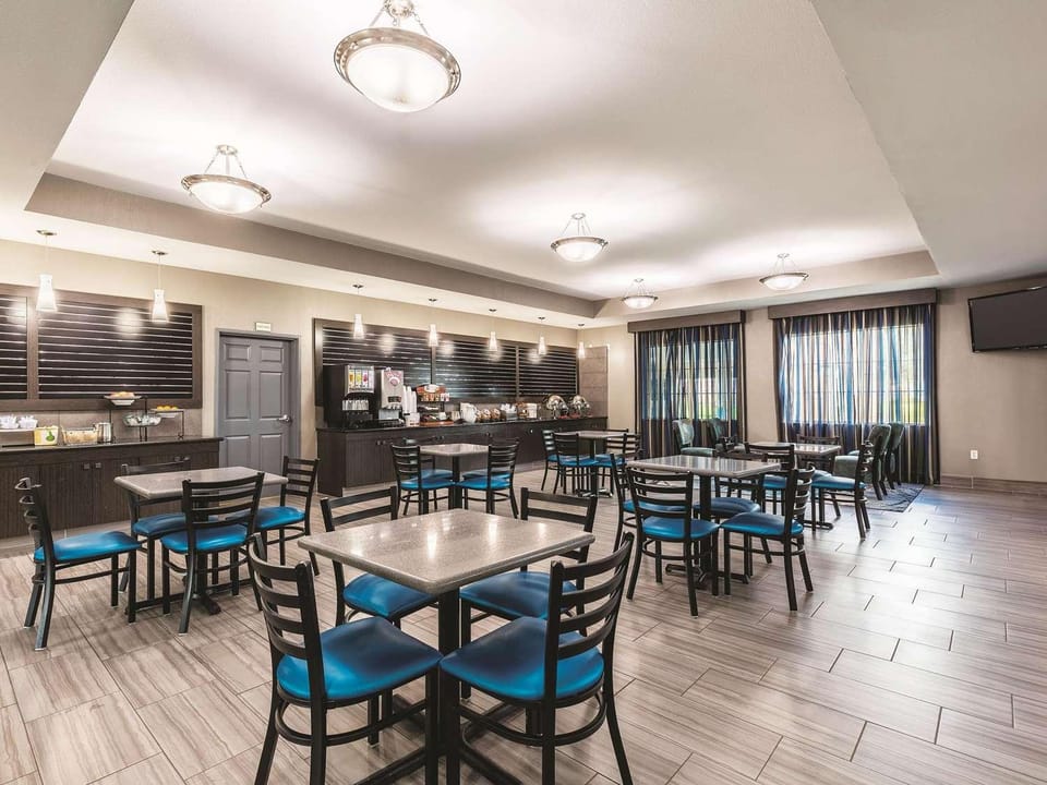 La Quinta Inn & Suites by Wyndham Houston/Clear Lake-NASA Hotel in Webster