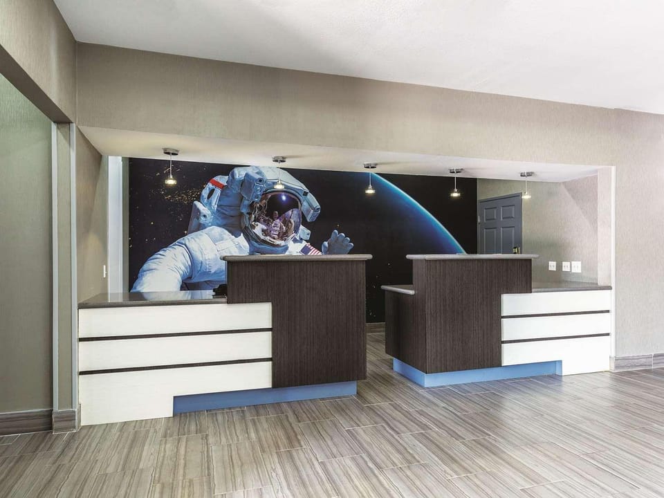 La Quinta Inn & Suites by Wyndham Houston/Clear Lake-NASA Hotel in Webster