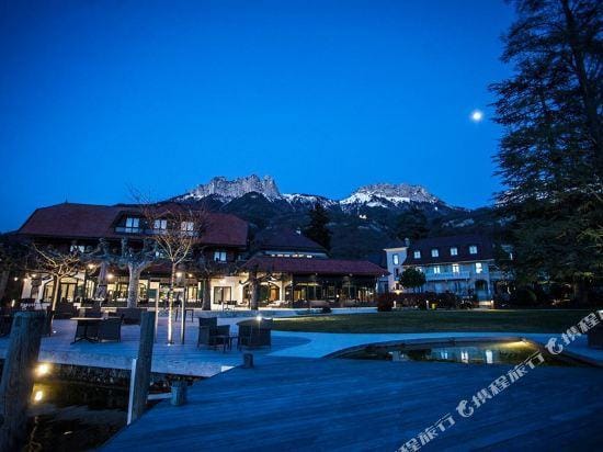 Auberge du Pere Bise - Jean Sulpice Hotel in Talloires