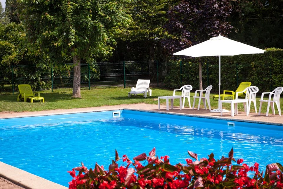 Le Relais Fleuri, Hotel et Restaurant Logis - Avallon Hotel in Bourgogne-Franche-Comté