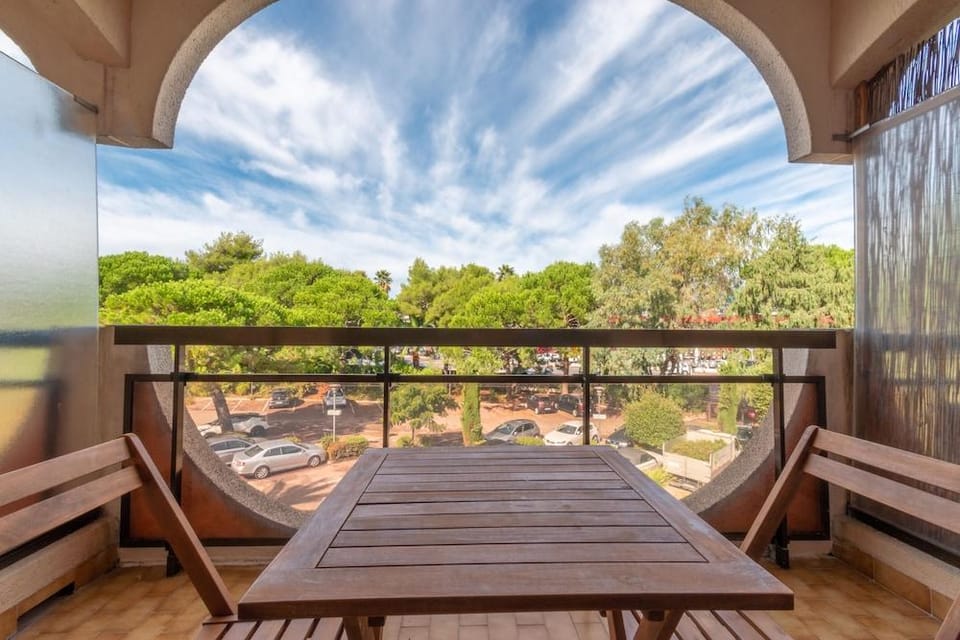 Hotel Bahia Hotel in Villeneuve-Loubet