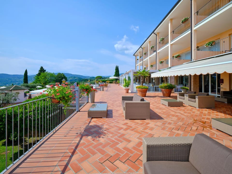 Hotel Boffenigo - The Golden Hour Hotel in Lake Garda
