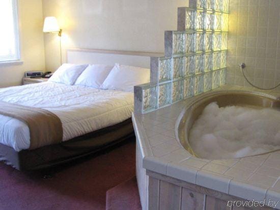 The Inn at Boatworks, Lake Tahoe Hotel in Tahoe City