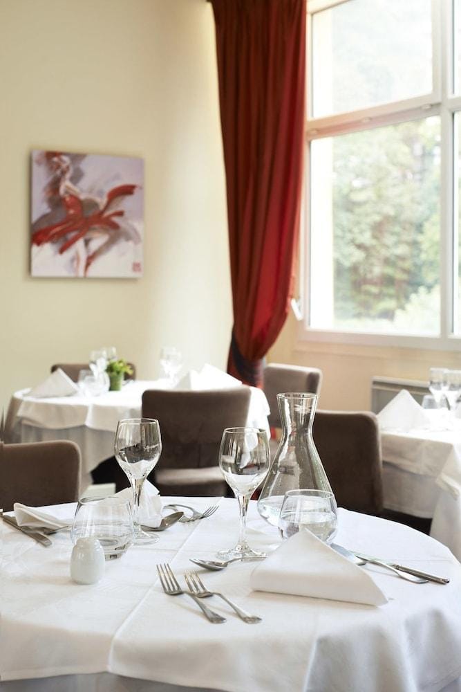 Savoy Hotel Hotel in Les Allues