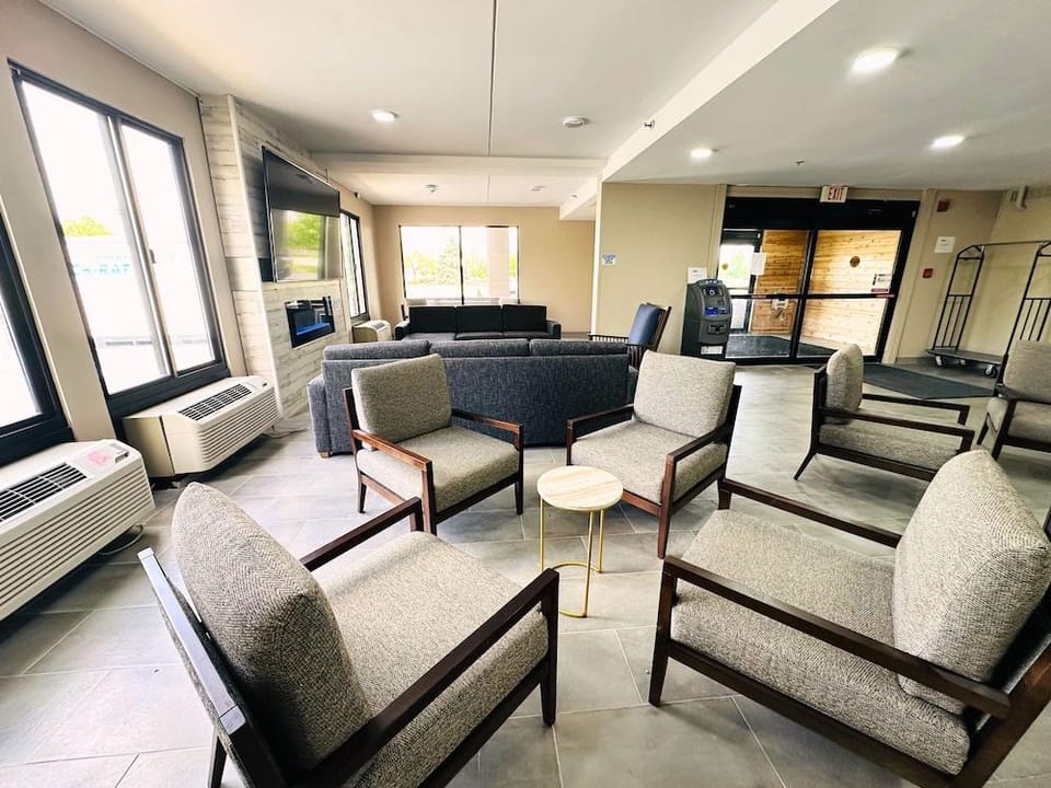 Country Inn & Suites by Radisson, Canton Near Hall of Fame Hotel in North Canton