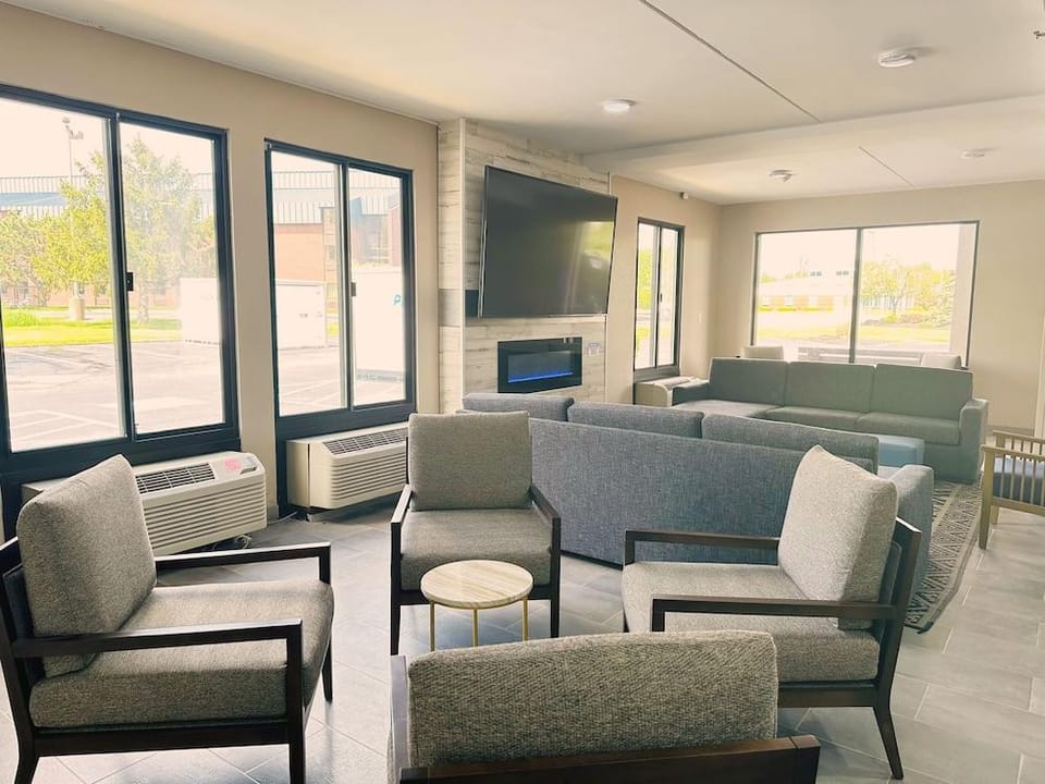 Country Inn & Suites by Radisson, Canton Near Hall of Fame Hotel in North Canton