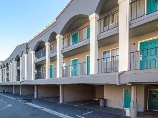 Continental Inn Hotel in Santa Cruz