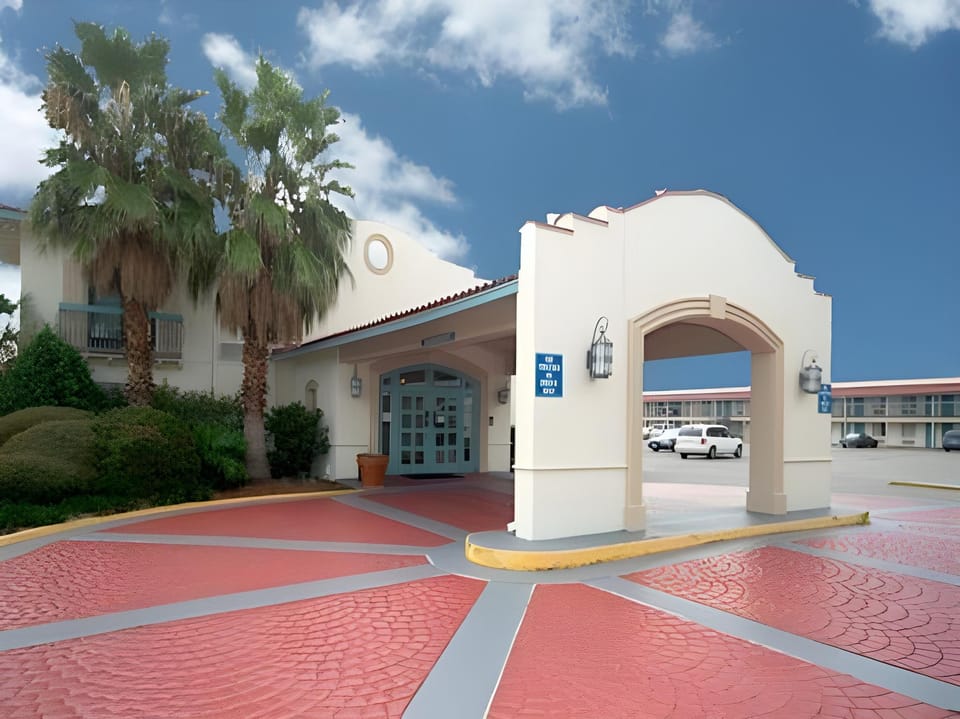Quality Inn & Suites Hotel in Metairie