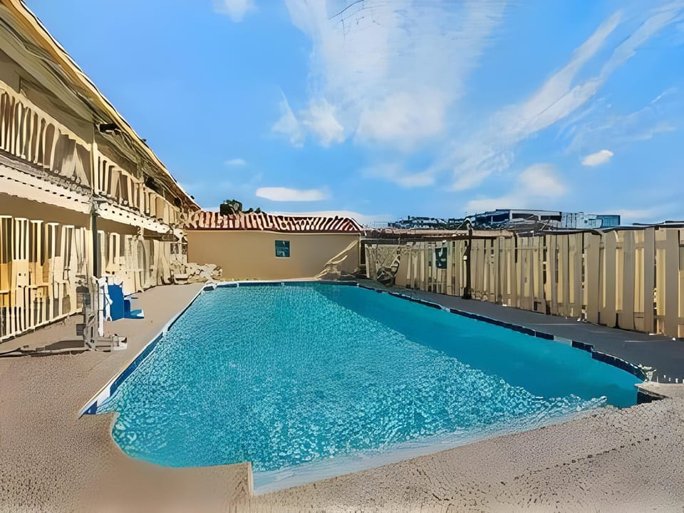 Quality Inn & Suites Hotel in Metairie