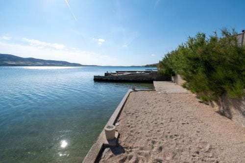 Triple Room Metajna 6378d Hotel in Zadar County