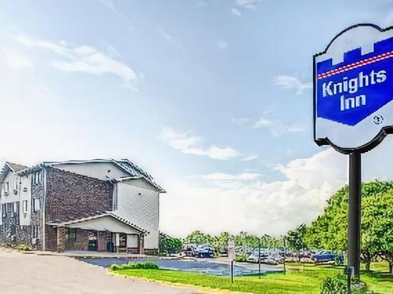 American Inn & Suites Romulus DTW Hotel in Romulus
