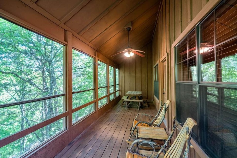 Cabins at Green Mountain Hotel in Branson