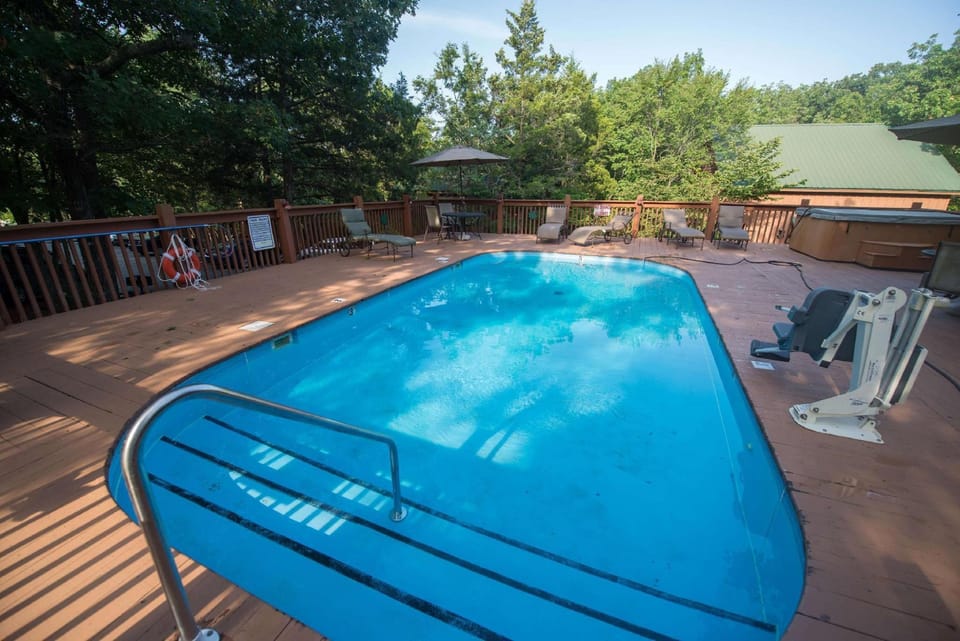 Cabins at Green Mountain Hotel in Branson