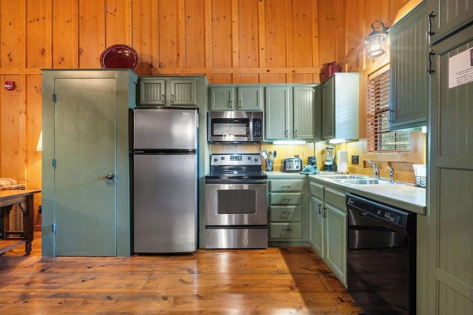 Cabins at Green Mountain Hotel in Branson
